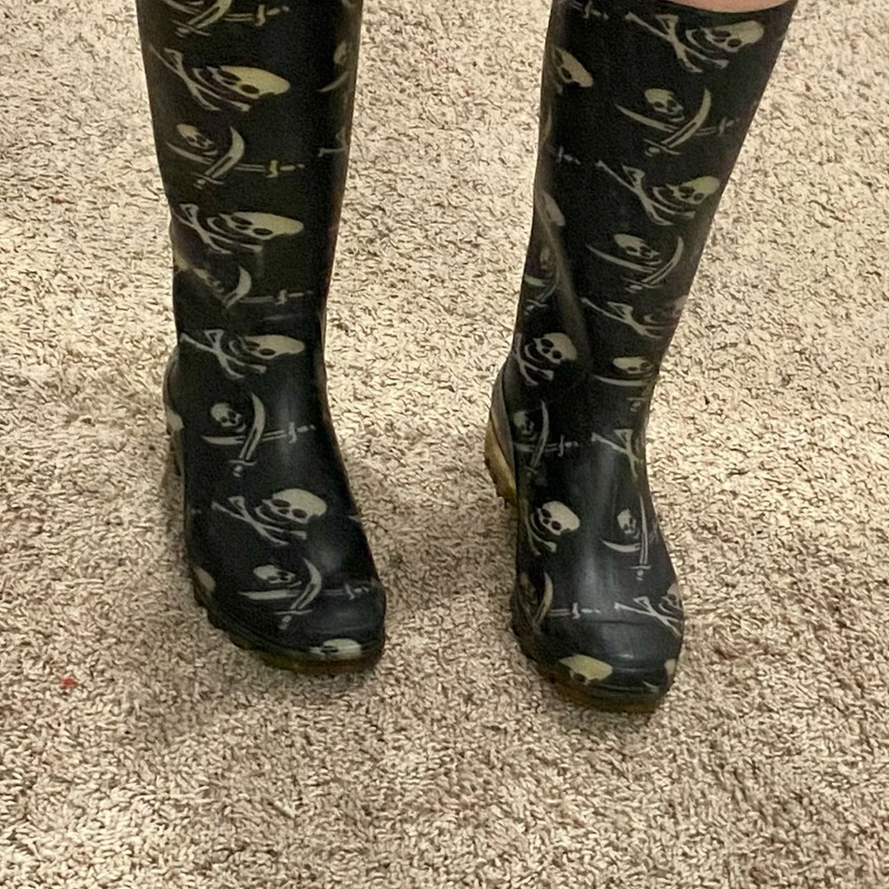 Journey Collection Pirate Skulls Jelly Rain Boots Rainboots Womens 6 Black White - Picture 6 of 6